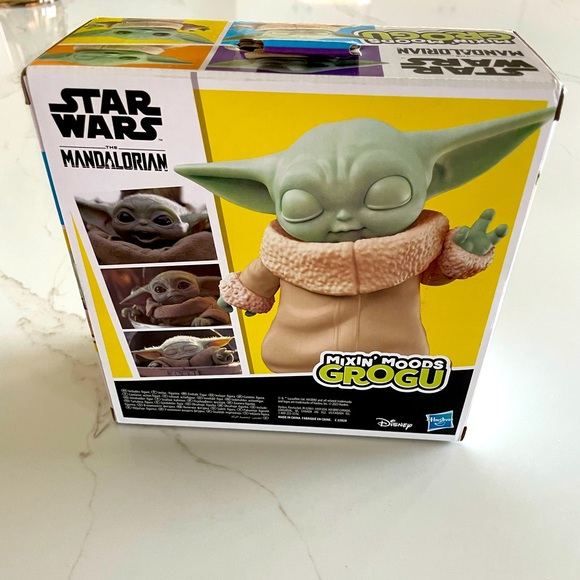 STAR WARS Mixin' Moods Grogu, 20+ Posable Expressions, 5” Tall Grogu Toy. New. - Picture 2 of 9